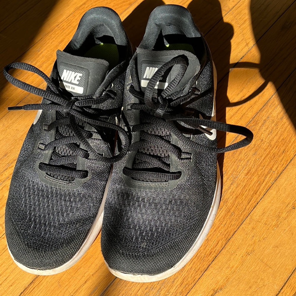 Nike Free RN sneakers. Women’s size 8.5.